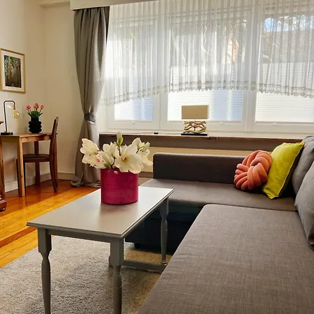 Intergo - Mit Privatem Bad & Gemeinschaftskueche Brackel