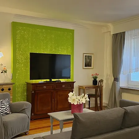 Intergo - Mit Privatem Bad & Gemeinschaftskueche