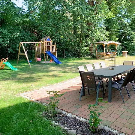 Intergo - Mit Privatem Bad & Gemeinschaftskueche Pensionat 3*